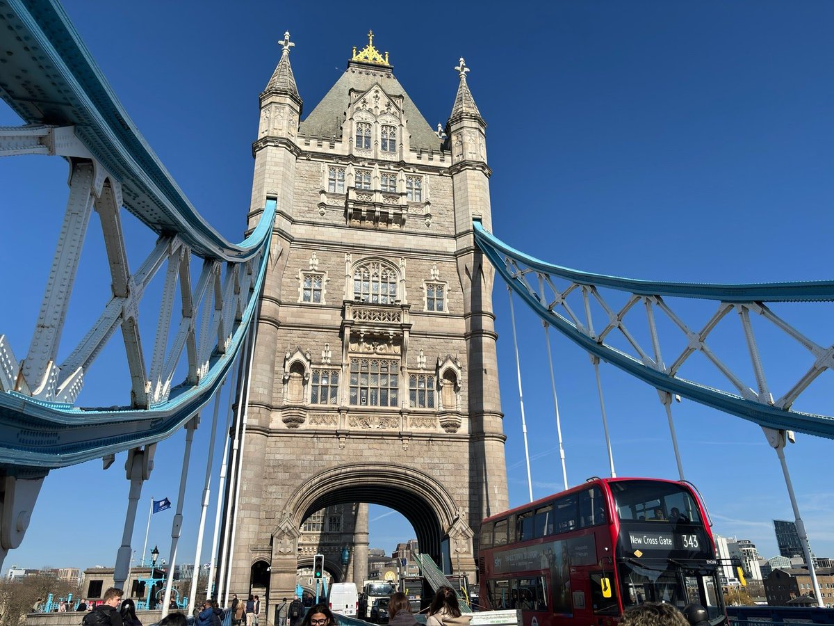 ロンドン タワー ブリッジ ニードルポイント Jean I Llingwort