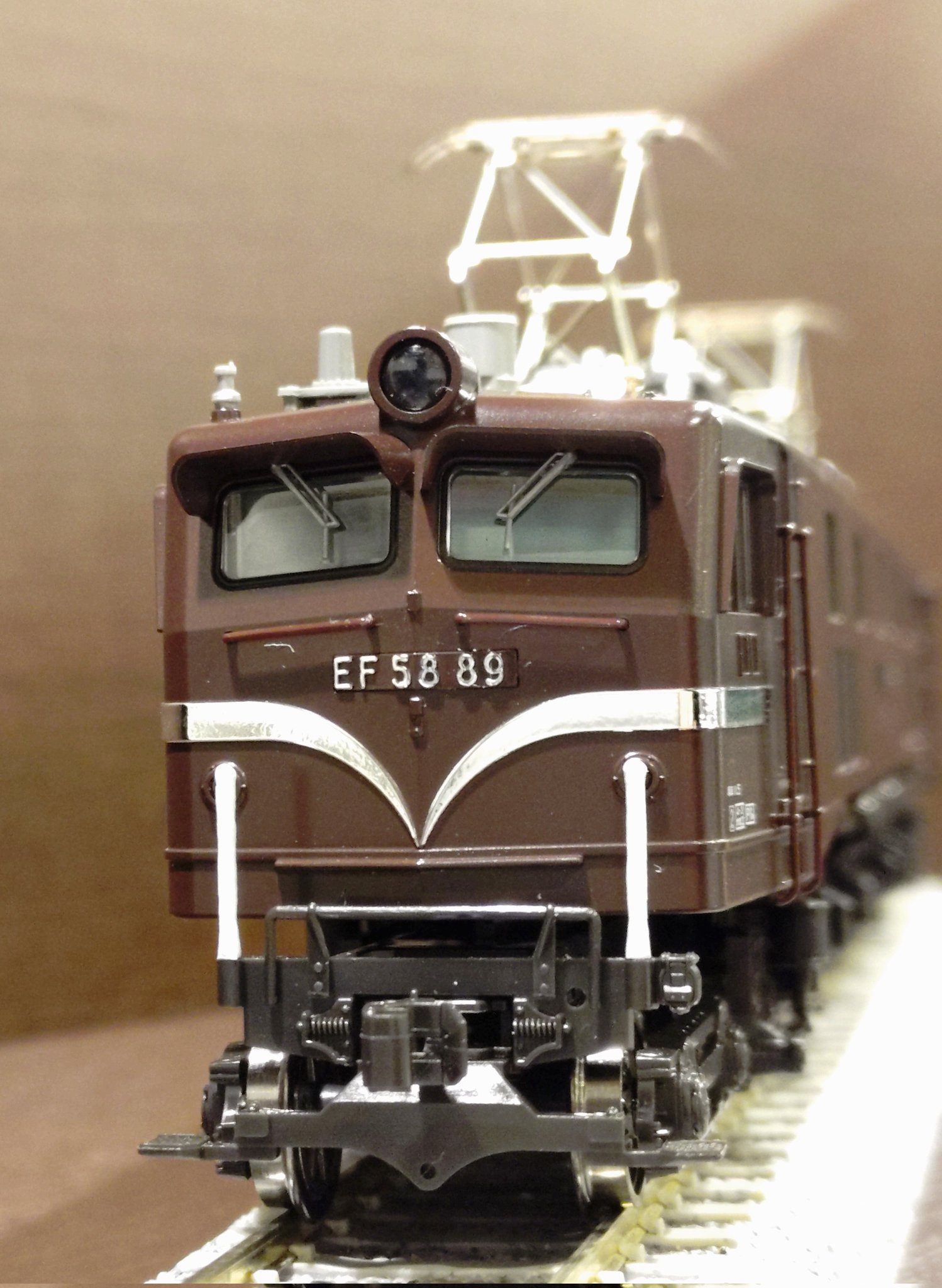 16番特製品 EF58 89復活茶色、銀モニタ 16番特製品 EF58 89復活茶色