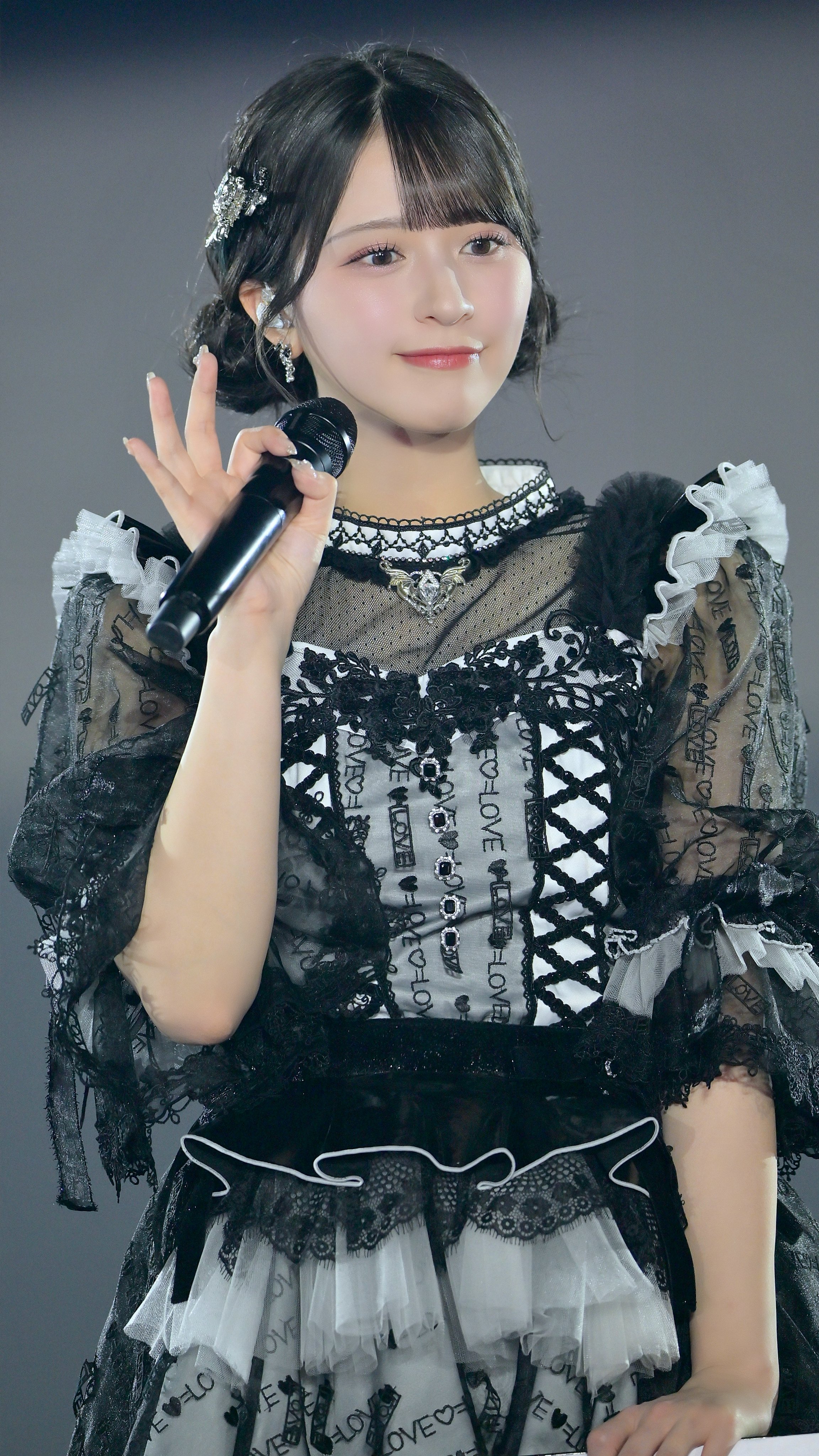 佐々木舞香 直筆 サイン ヨリ 黒衣装 ＝LOVE アリーナツアー2025衣装