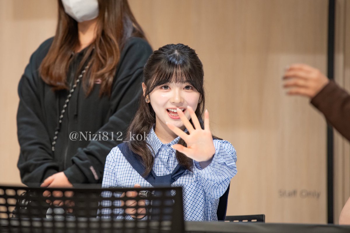 NiziU オフラインイベント AWAKE 直筆サイン 全員サイン サイン会