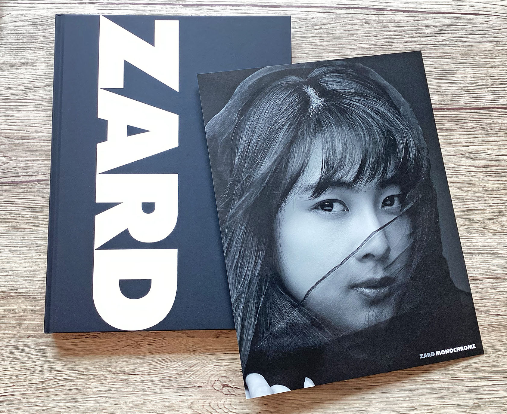 HMV限定特典コンプリートセット》35周年記念写真集『ZARD -MONOCHROME