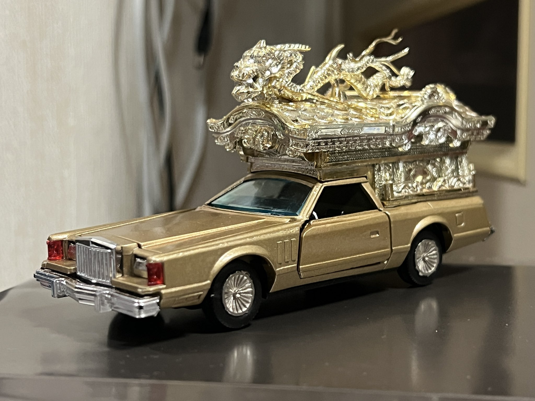 ダイヤペット ミニカー 霊柩車 神宮寺宮型四方破風大龍造り リンカーン