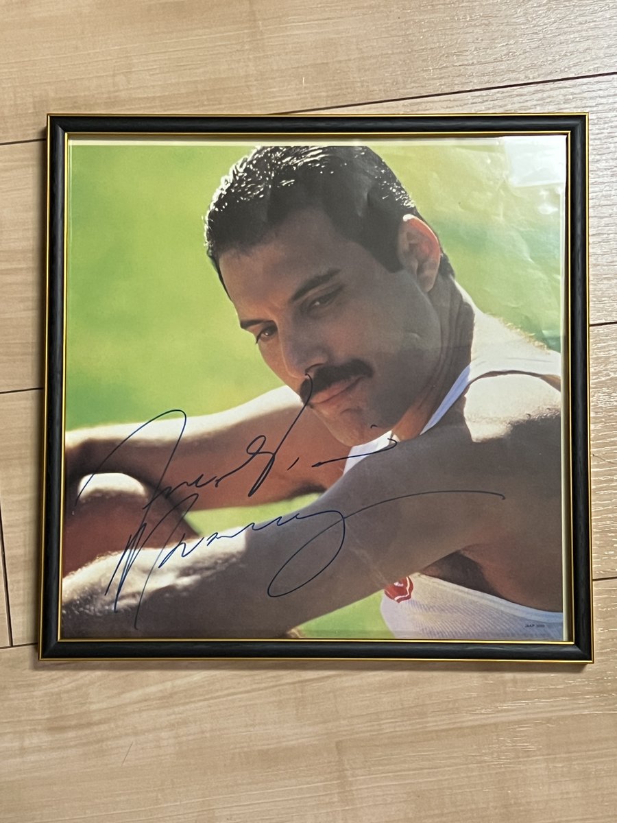 QUEENお気に入りグッズ 某ゲイバーで書かれたフレディ・マーキュリーの