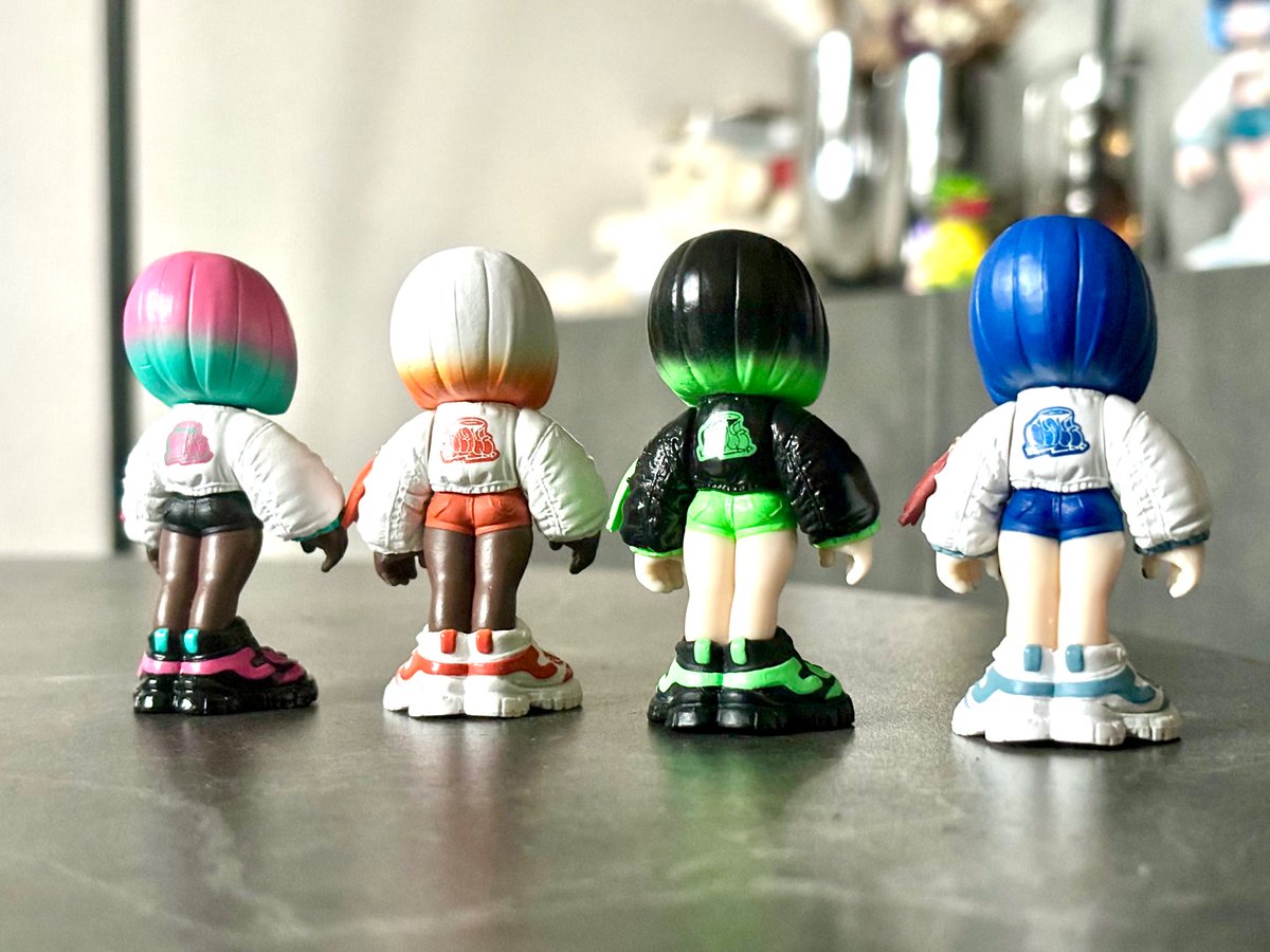 MOVE Figure Collection 本日から順次販売開始とのことです。(地域