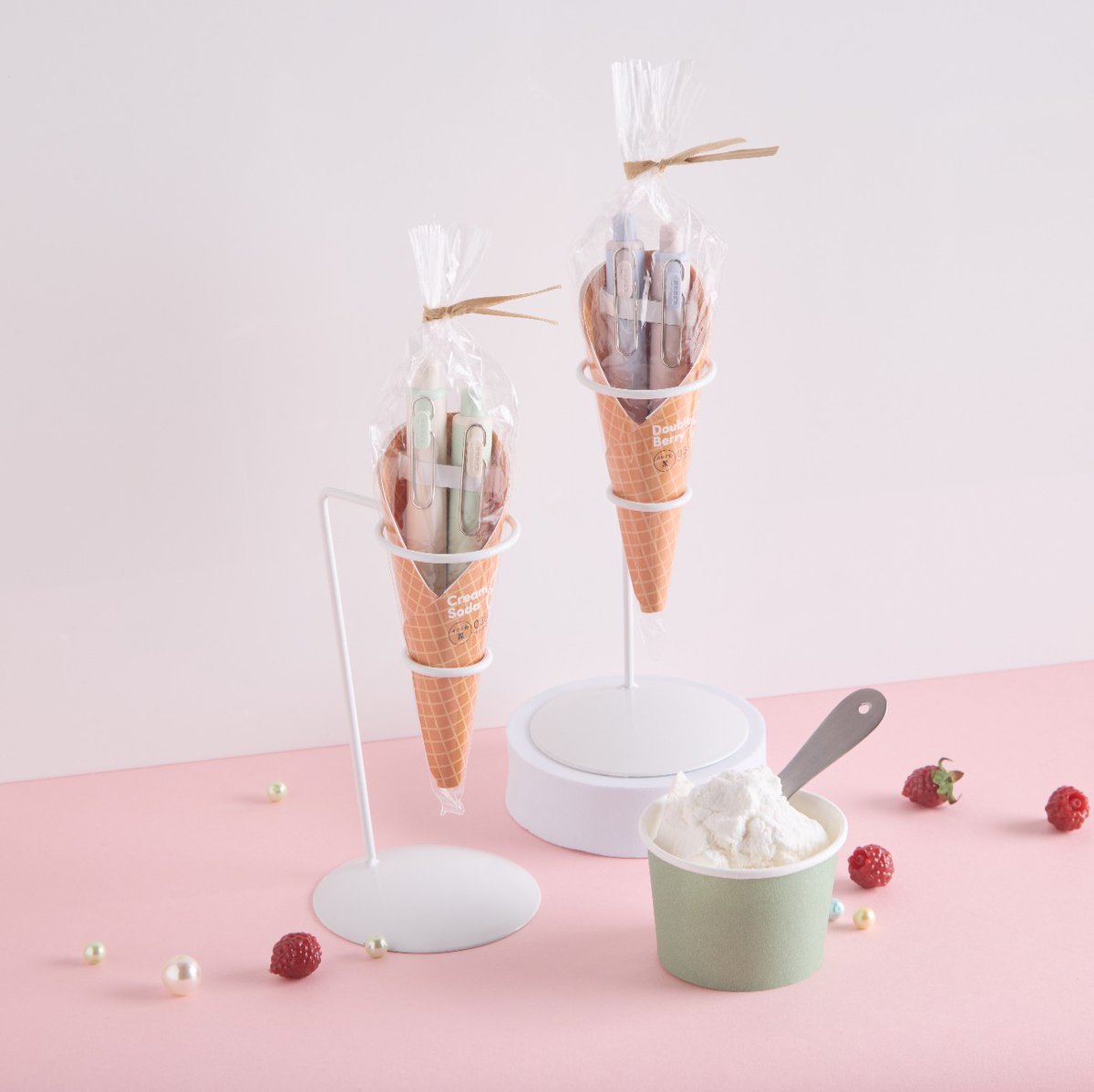 文具女子博 商品紹介③ / uni-ball oneP ダブルベリーペア／クリーム