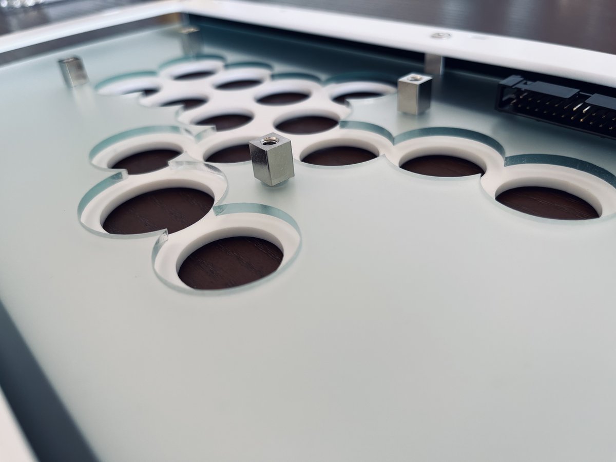 JumpHack 08フレームのレバーレスタイプほぼ完成。今はありあわせの板