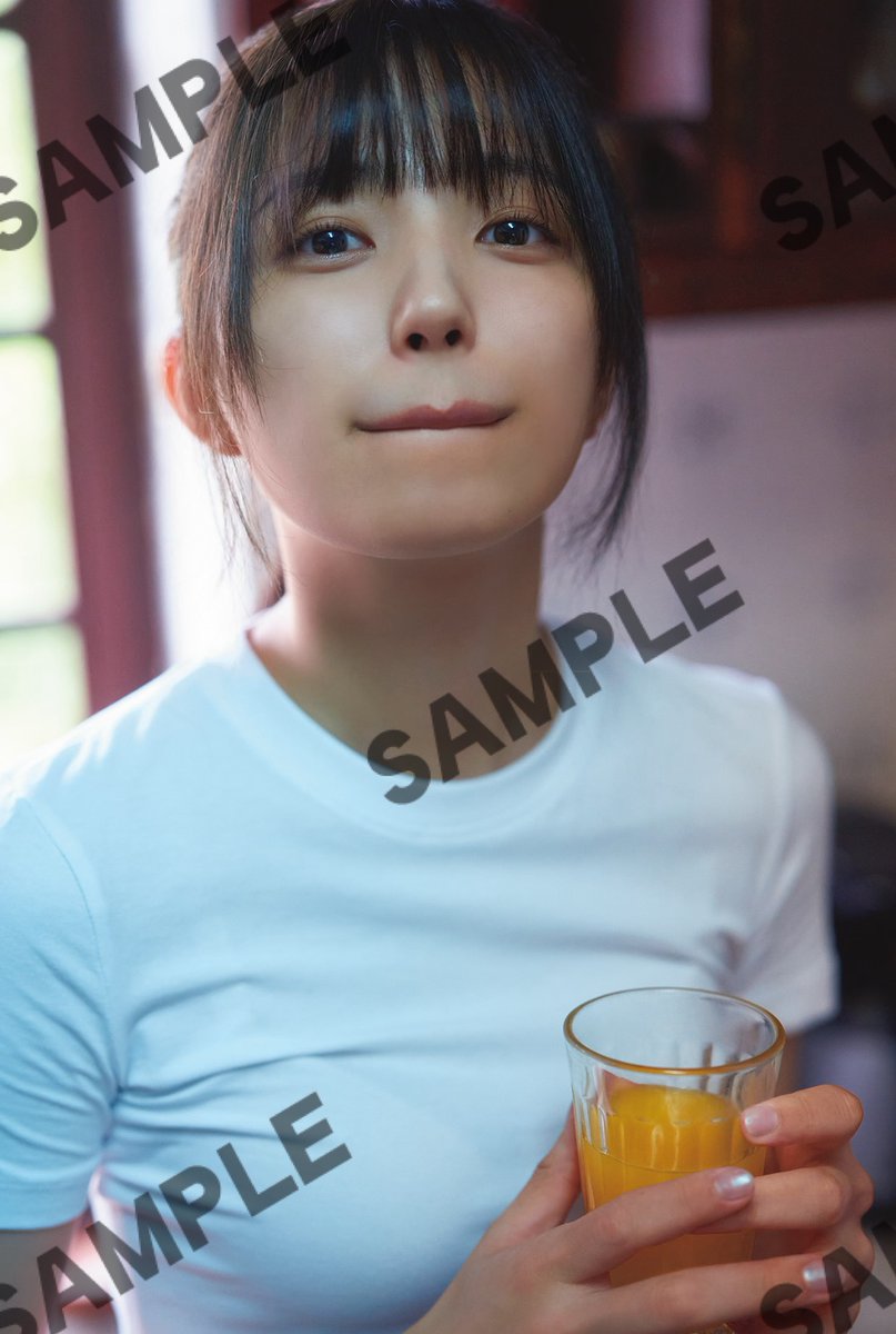 本】特典画像解禁💖／ 『#乃木坂46 #五百城茉央1st写真集「#未来の