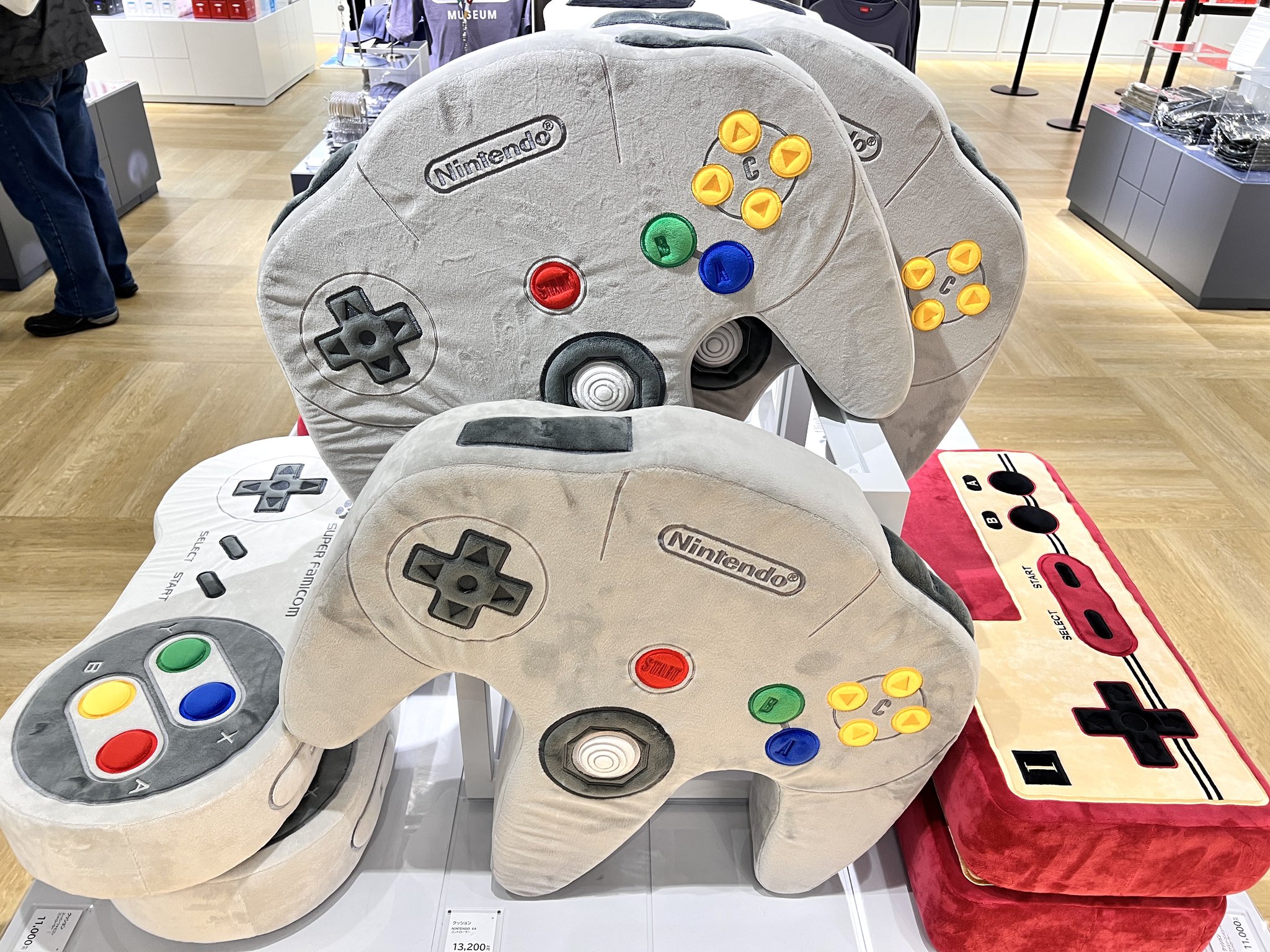 ニンテンドーミュージアム スーパーファミコン コントローラー