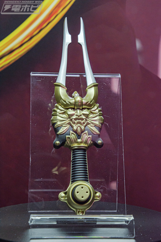 仮面ライダー響鬼』「CSM 変身音叉 音角＆音撃鼓 火炎鼓＆音撃棒 烈火