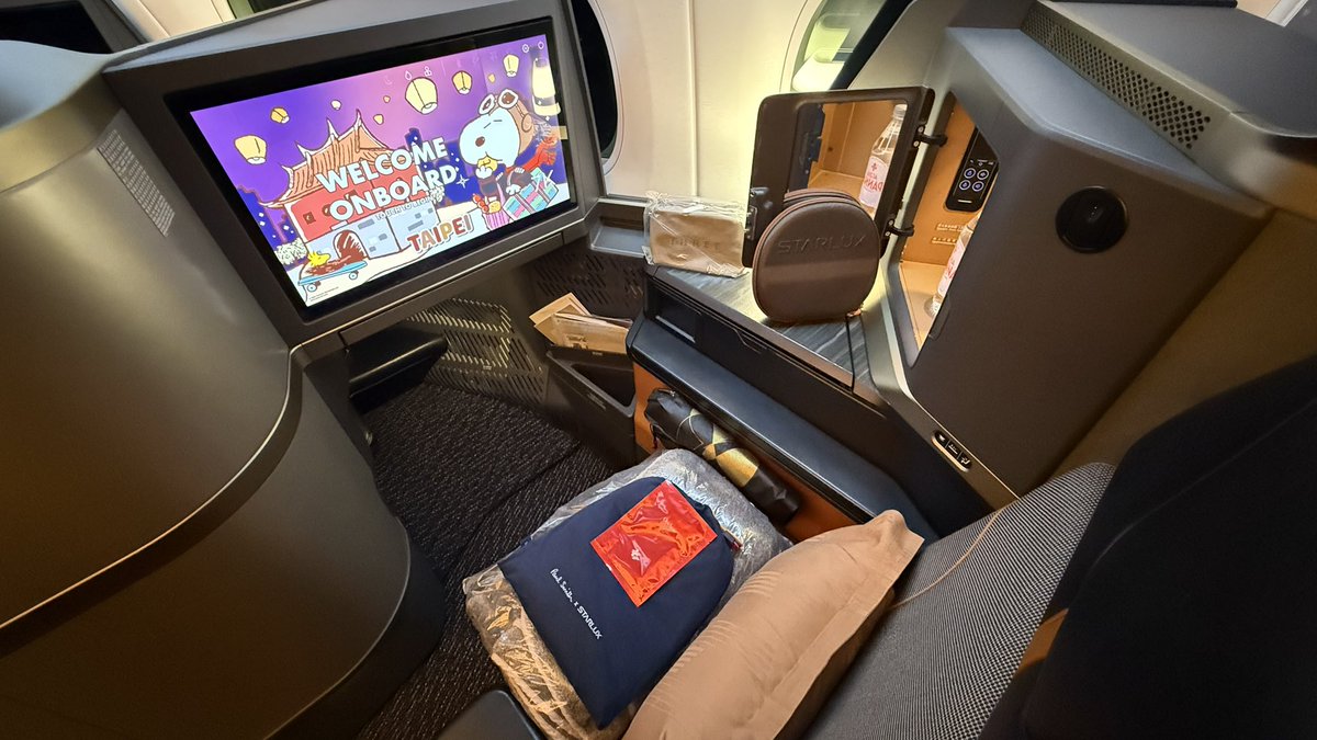 シアトル🇺🇸→台北/桃園🇹🇼 スターラックスで12時間のフライトです