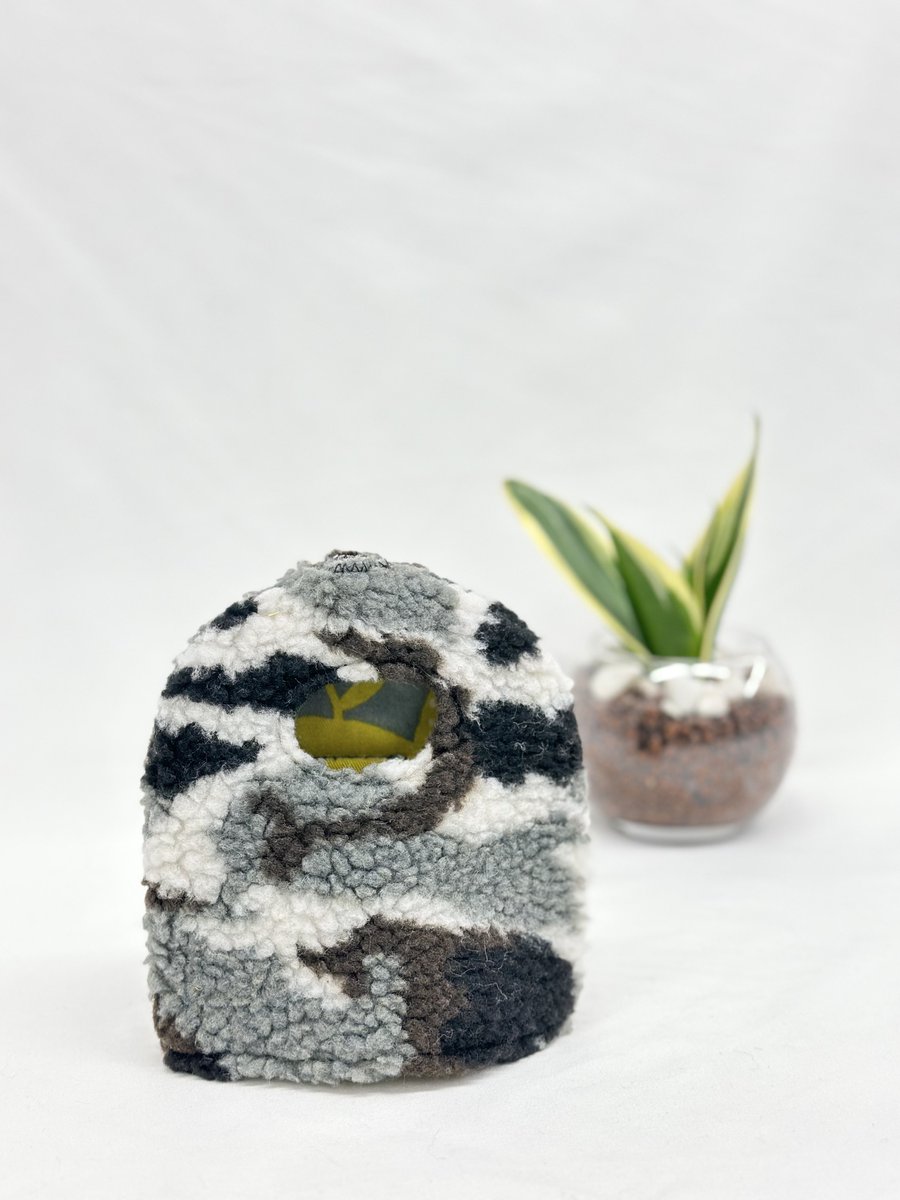 本日未明 迷彩柄ボアメッシュ君寝袋 オンライン販売します。 2個のみ