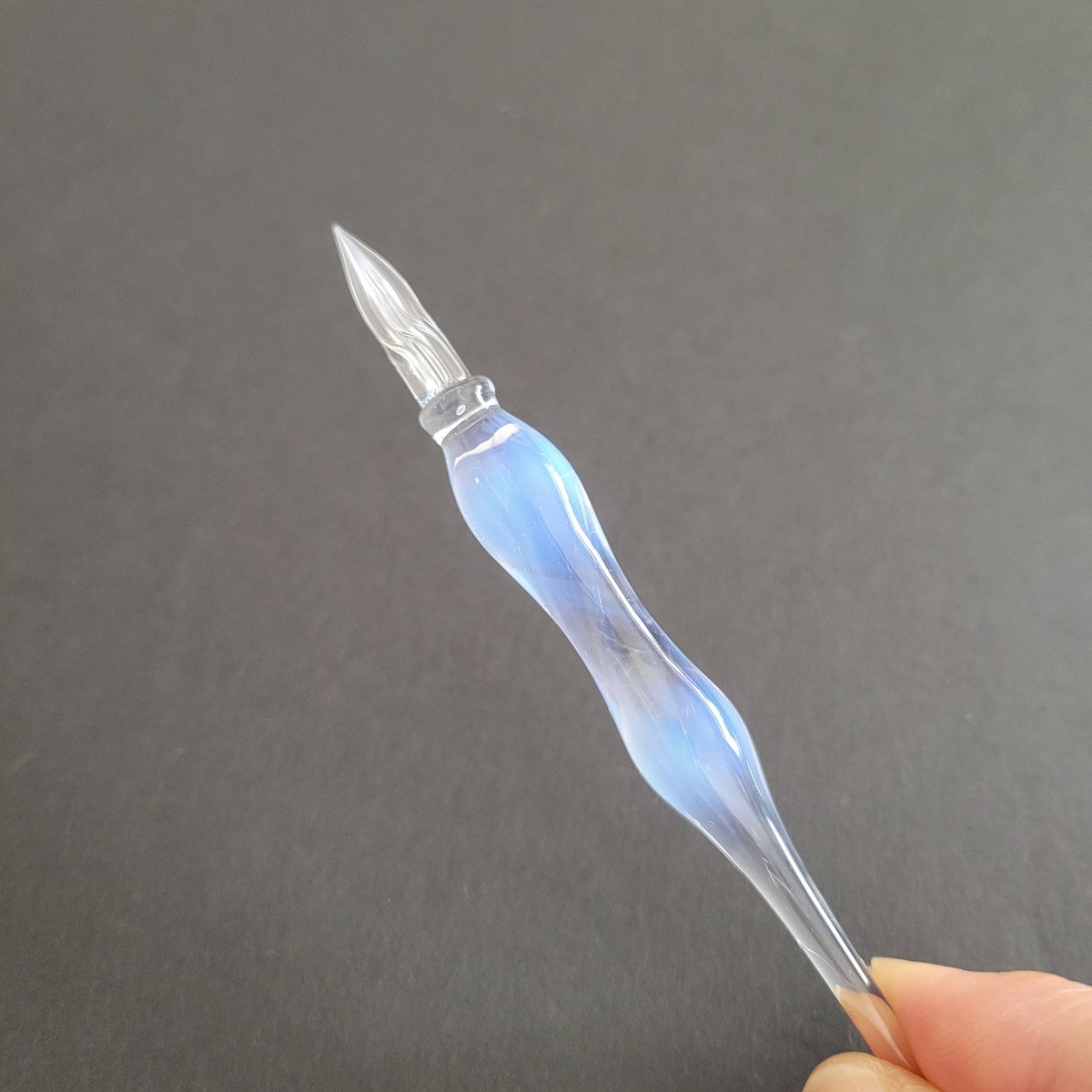 先日HASE硝子工房さんのガラスフェス KOBE 2026の灯りが届きました