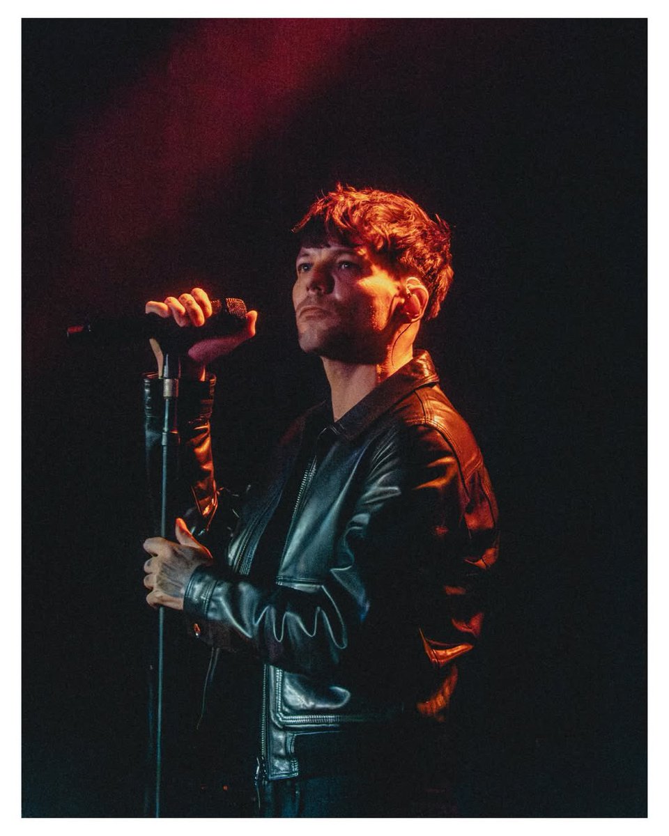 More amazing photos from @nikkimarieJPG at Louis' One Night Only