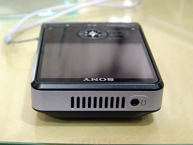 ソニー、20GB HDD搭載のポータブルビデオプレーヤー