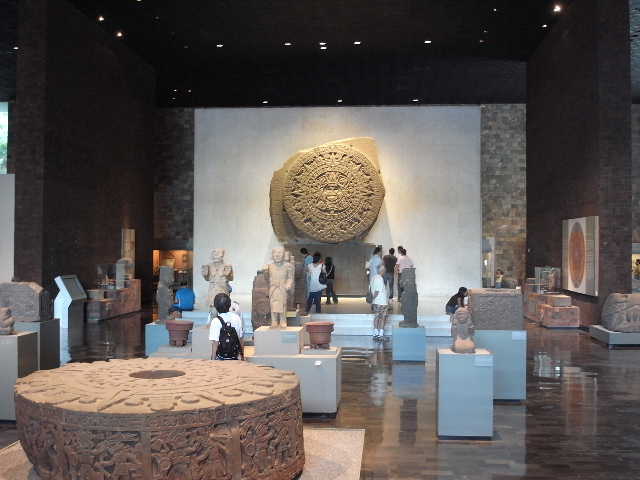 激レア！アステカカレンダー（太陽の石）置物／メキシコ国立人類学