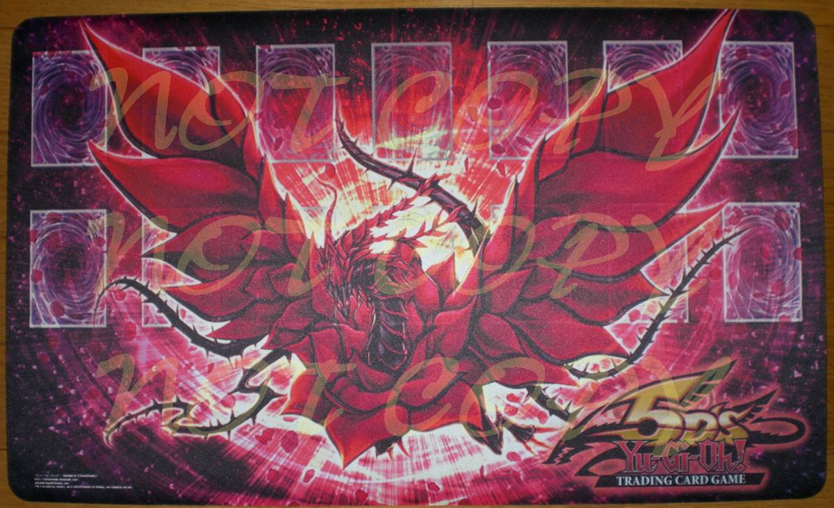 ブラック・ローズ・ドラゴン プレイマット2024 海外 十六夜アキ プレイ