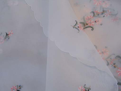 アンティークフランス 花びらチュールの西洋菊 スカラップ白糸刺繍