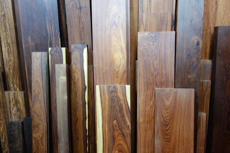 希少材質一枚板 ブラジル花梨か栃 希少材質一枚板ブラジル花梨か栃