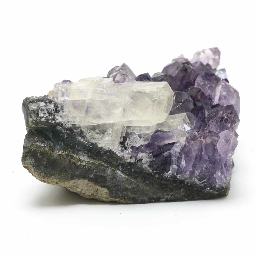 とっても特徴的なアメジストクラスターたちをご紹介 - 石の音ブログ