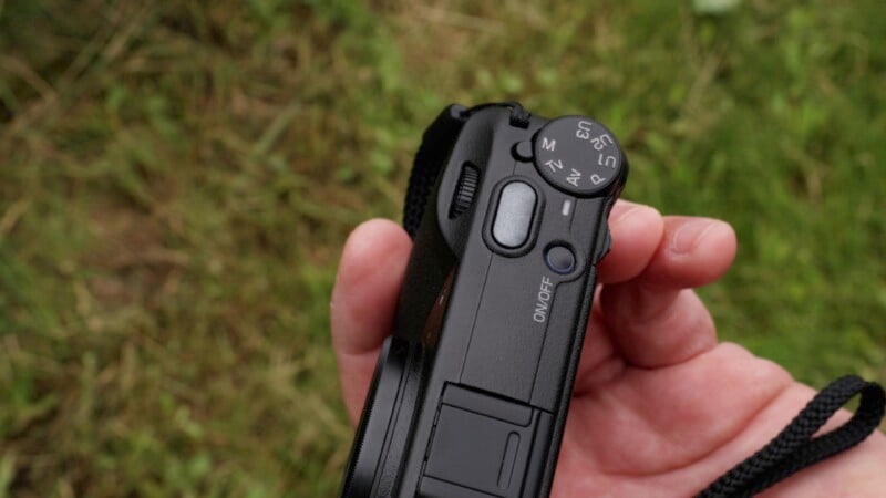 Ricoh GR III HDF Review: Pocket-Sized, Diffused Nostalgia | PetaPixel