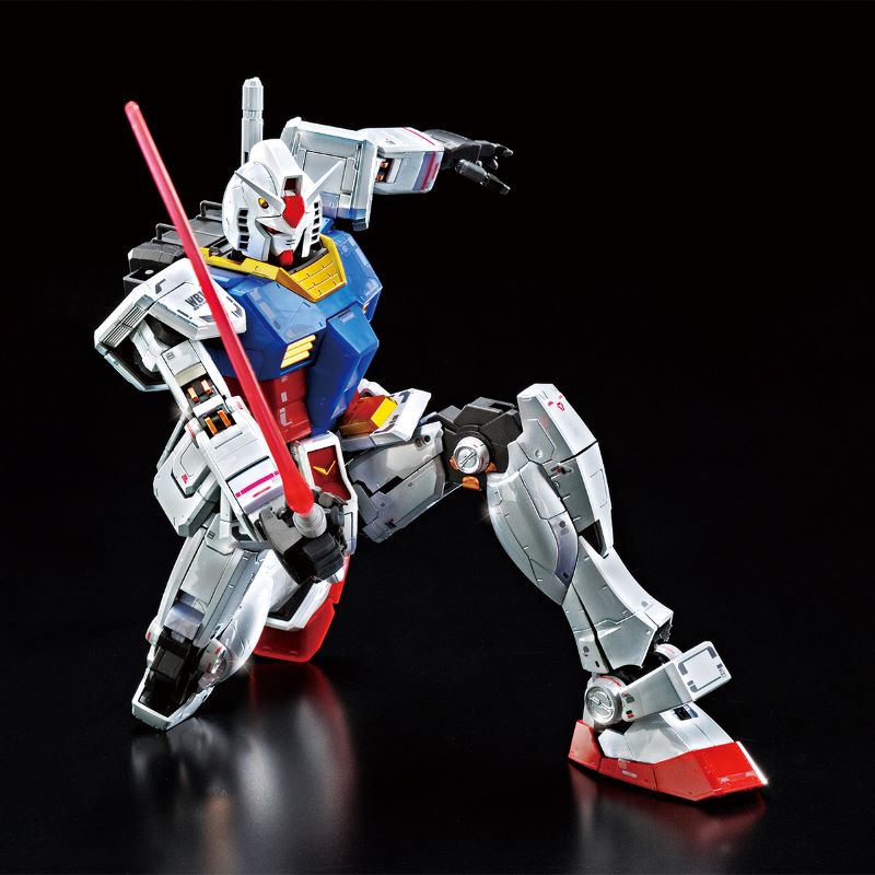 ロボット RX-78-2 GUNDAM Ver.2.0 TITANIUM FINISH Amazon.com: Bandai