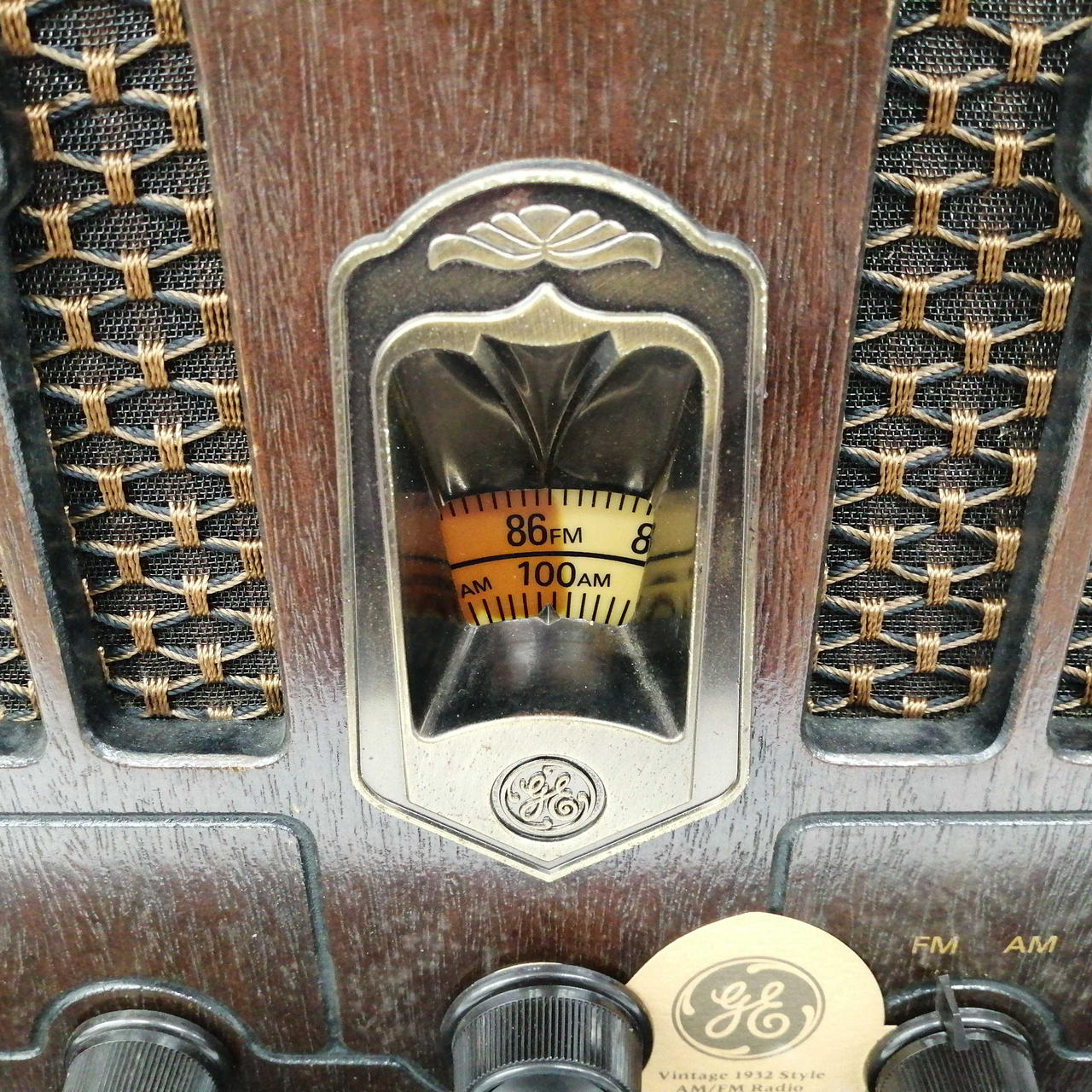 ほぼ未使用 Thomson アンティーク調ラジオ 7-4100J FM/AM ほぼ未使用