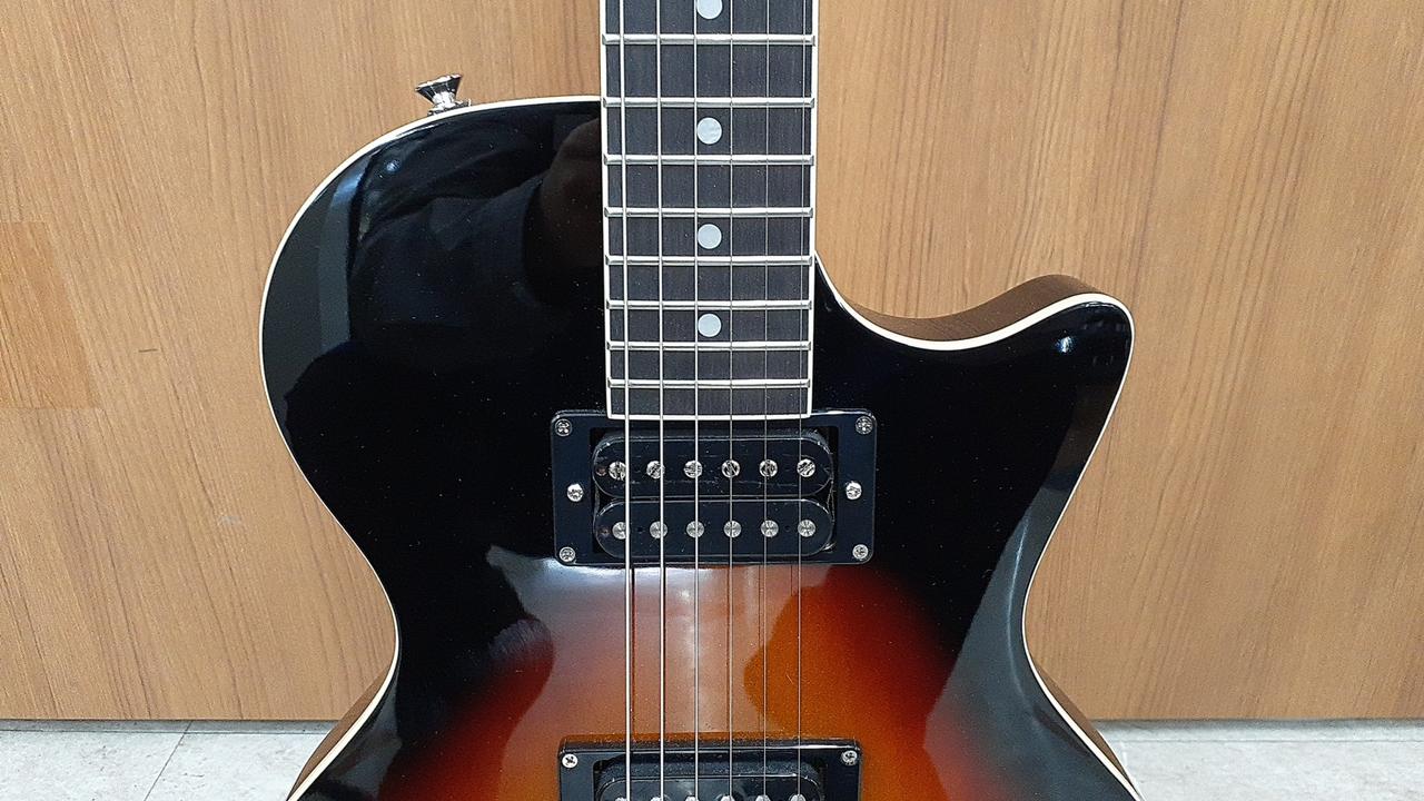 Donner レスポールタイプエレキギター【ぼくのにくきゅうやわい様