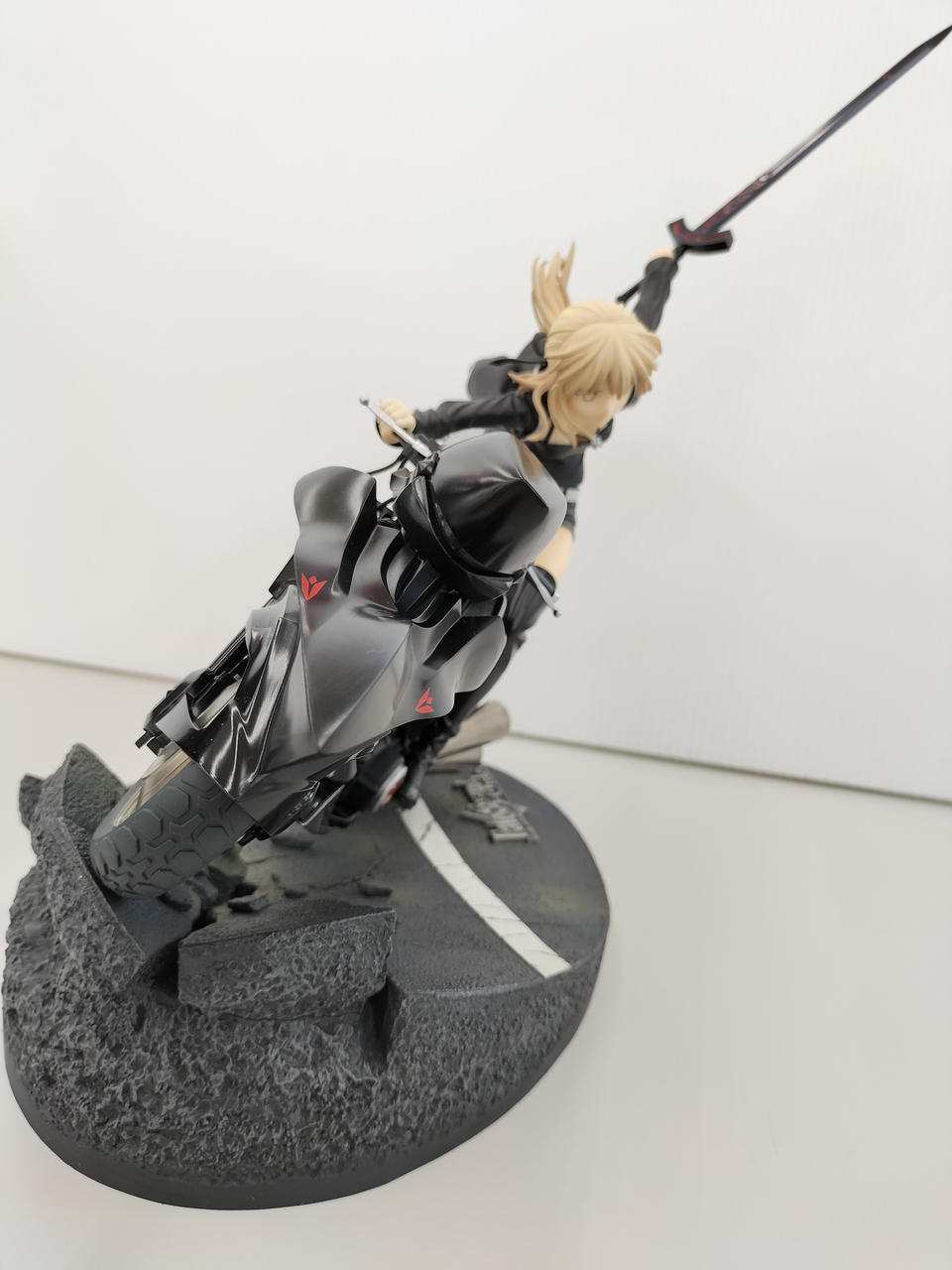 グッドスマイルカンパニー|1/8 セイバーオルタ&キュイラッシェ