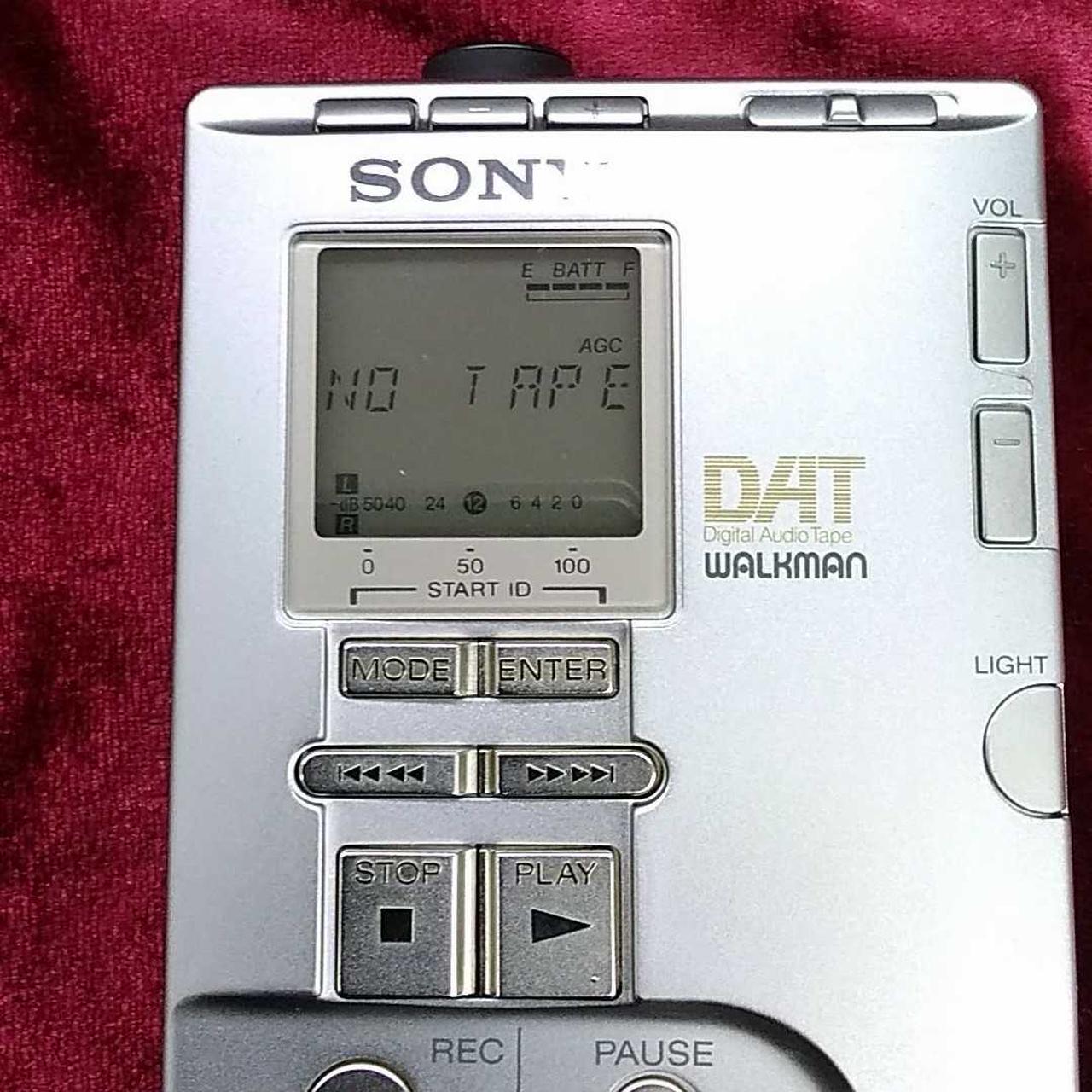 SONY TCD-D100 DAT WALKMAN 本体 のみ SONY TCD-D100 DAT WALKMAN 本体