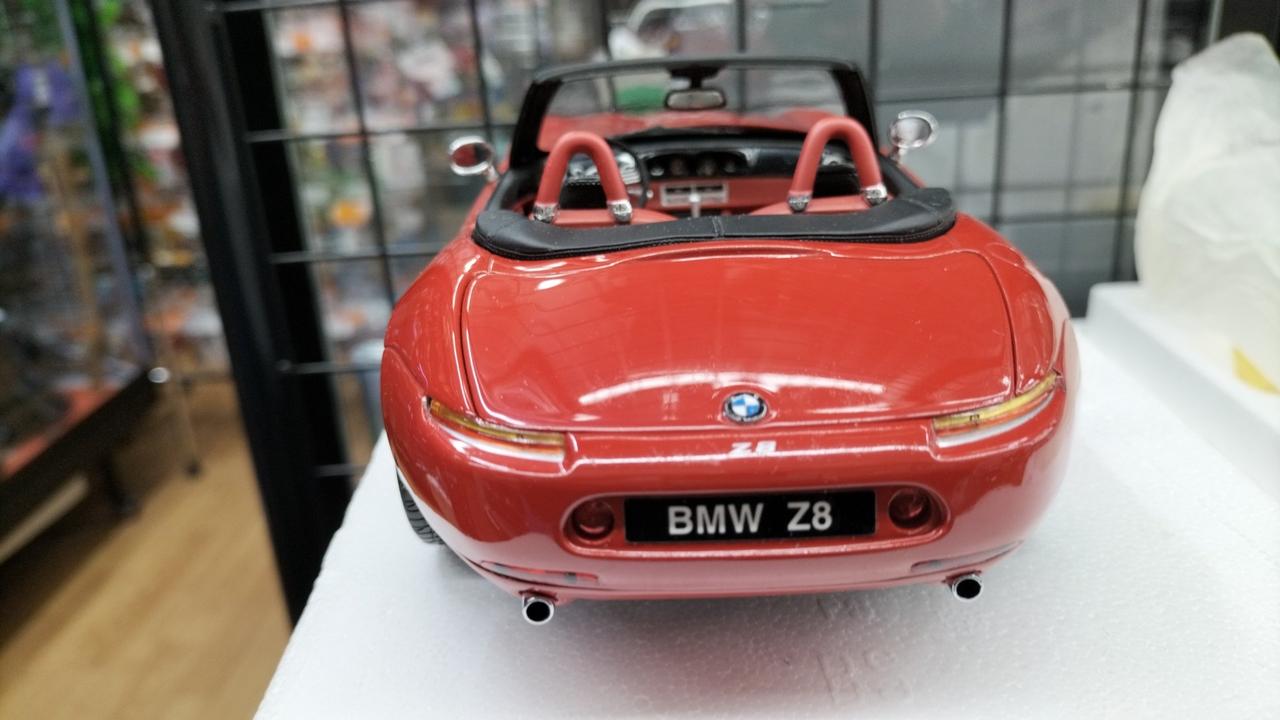 京商BMW Z8 レッド