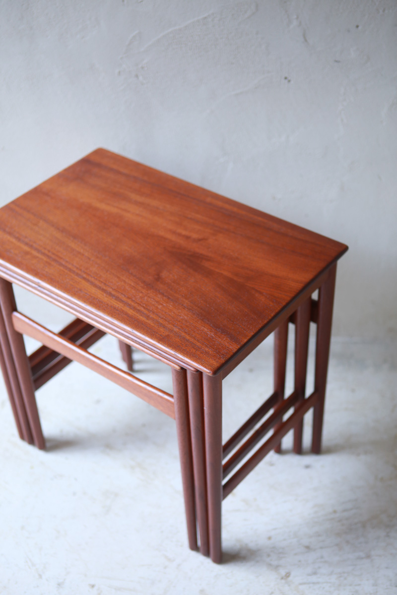 Nest Table ” AT40 ” by Hans. J. Wegner | phono | 金沢 北欧 中古