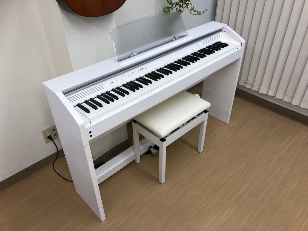 PX-135 ホワイト 電子ピアノ CASIO PX-135WE / 135BK - デジタルピアノ