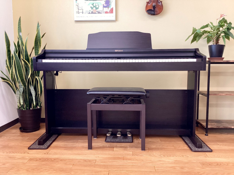 中古】電子ピアノ Roland RP501R 2020製