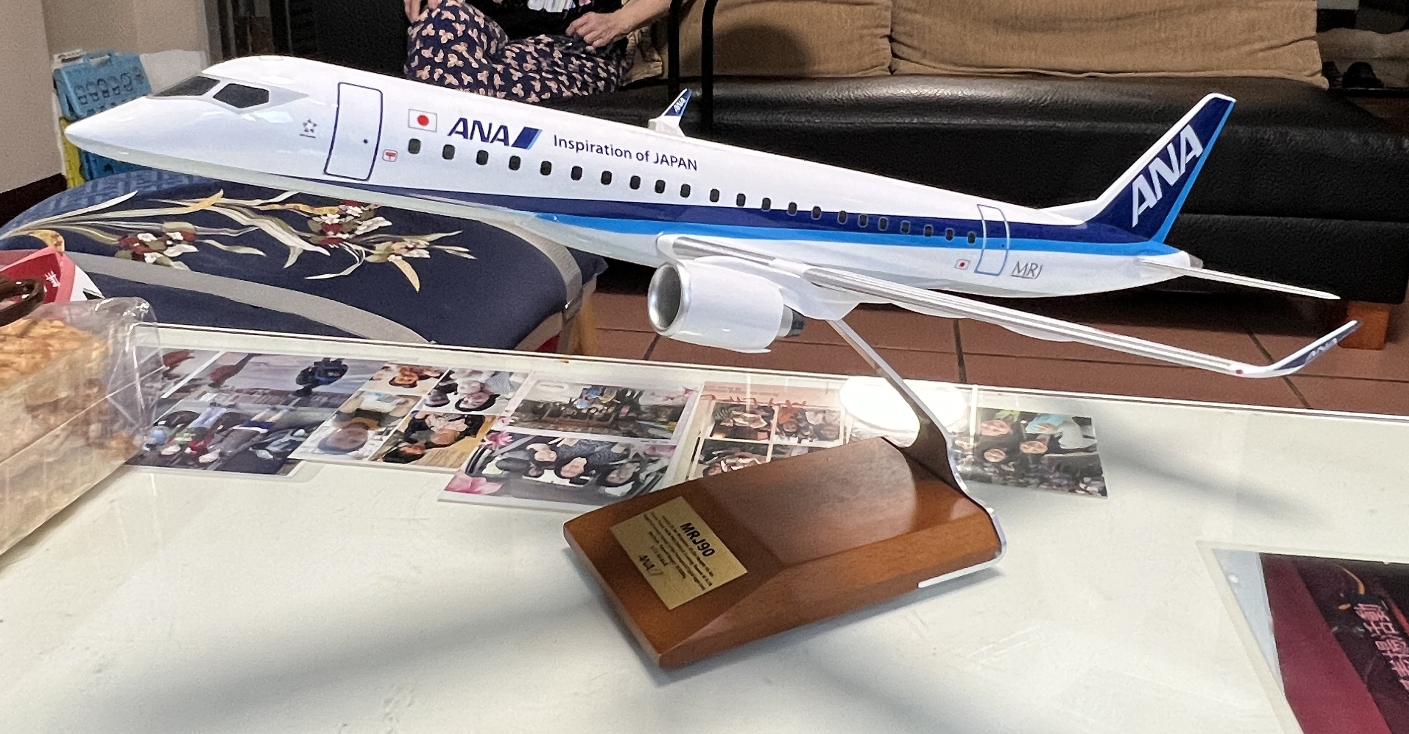 全日空商事]1/72 ANA 三菱MRJ90 ソリッドモデル PACMIN 全日空商事 1