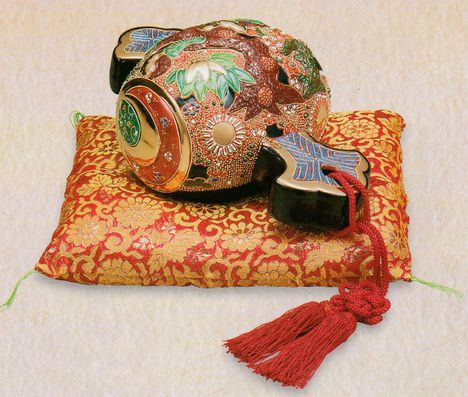 九谷焼 開運金運小槌の置物 特価通販 ＜ 【山口陶器店】縁起置物や