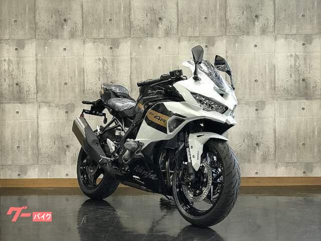 カワサキ Ninja ZX－4R SE 2026年モデル パールロボ