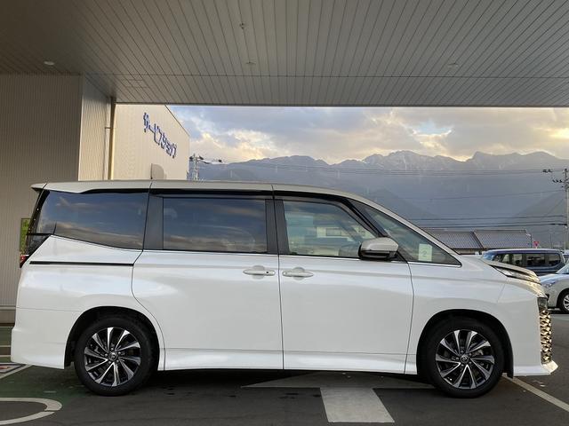 ヴォクシー 1．8 ハイブリッドS−Z 2WD！の中古車詳細| （株