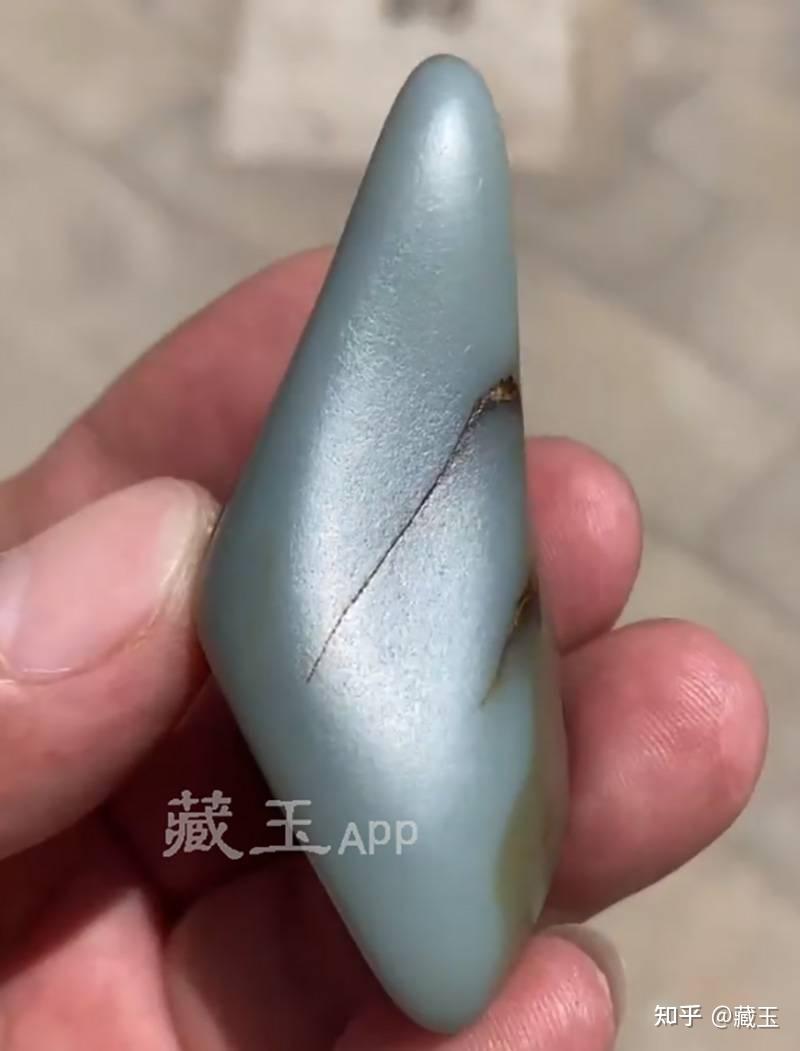 和田青玉 贵鼠献灵芝 和田青玉籽料 和田青玉 贵鼠献灵芝 和田青玉籽料