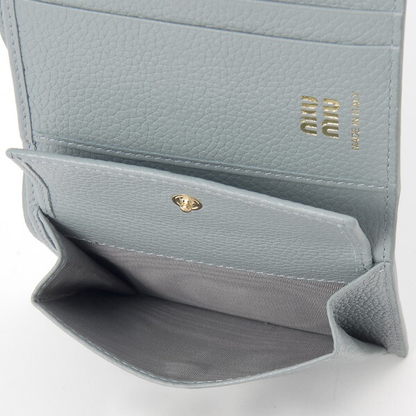 お値下げ¥19000→¥18000MIU MIU グリーン 三つ折り財布 お値下げ¥19000
