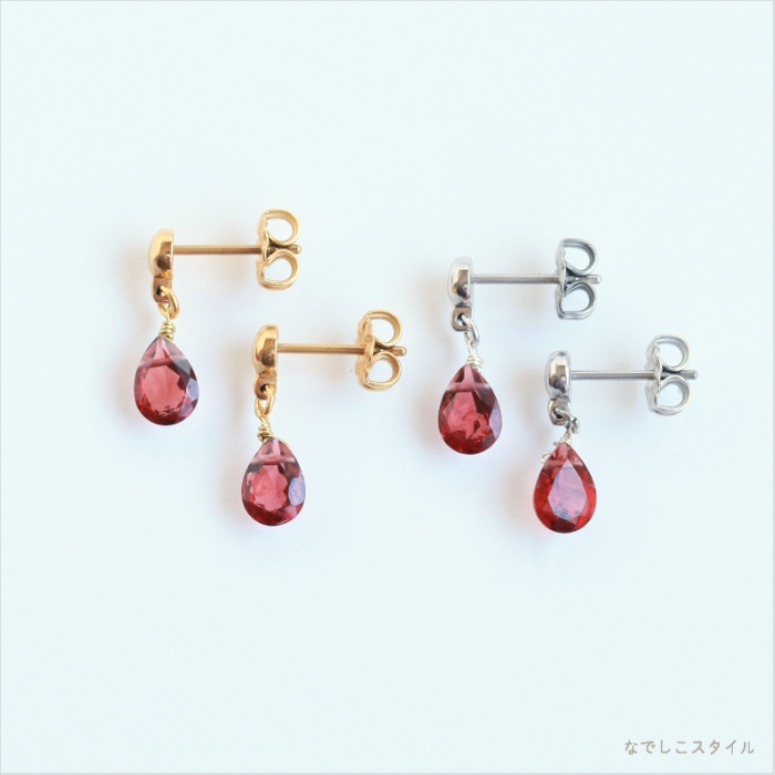 天然石を使用した揺れるピアス「sizuku/ガーネット」。