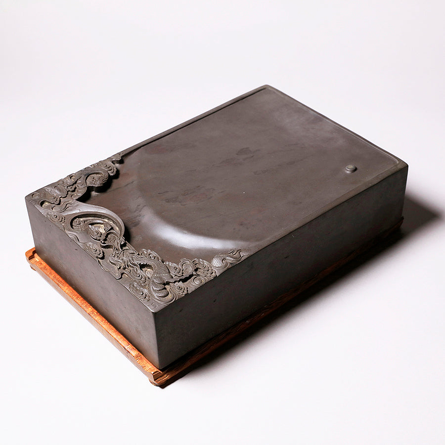 宋坑 彫花硯 有眼柱 – PIGMENT TOKYO