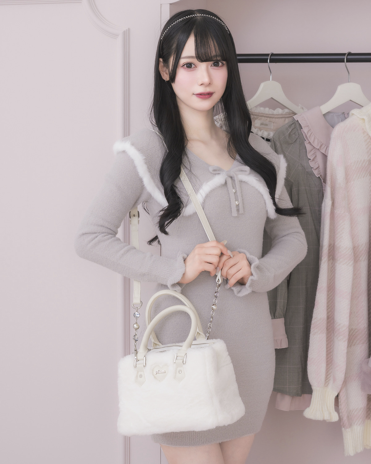 ビジューチェーン付きpiumハートファーバッグ