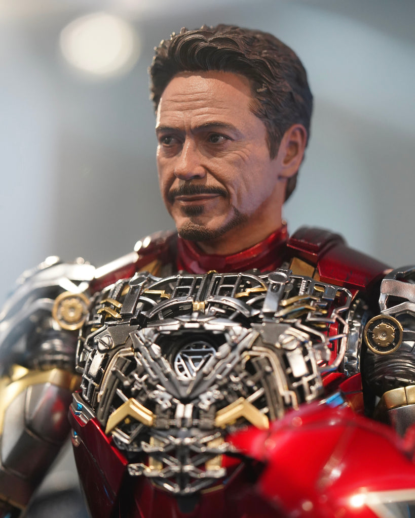 Hot Toys MMS688D53 The Avengers Iron Man Mark VI (2.0) With Suit