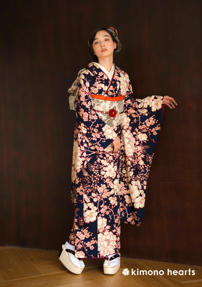 大正ロマネスク】ボタニカル柄が可憐な大正ロマン振袖 | kimono hearts