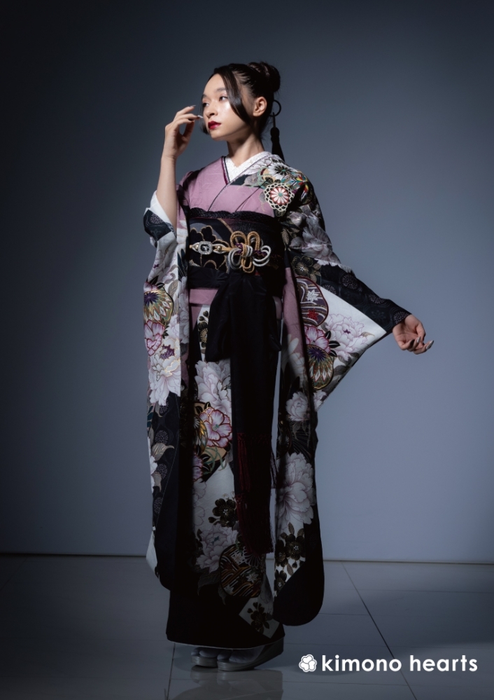 グラマラス】FL-A309｜藤色に鞠や牡丹がシックに描かれた振袖｜kimono