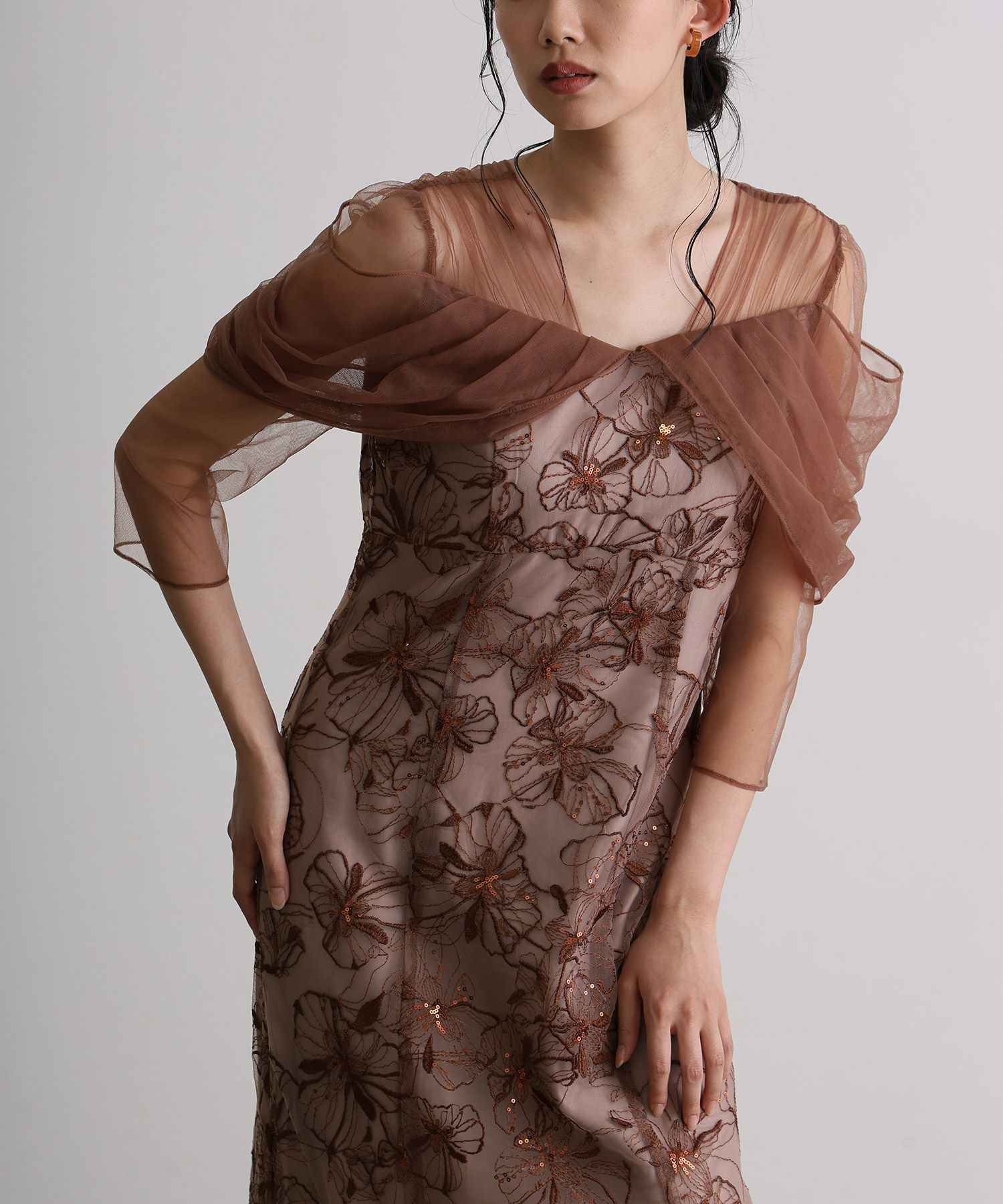 オフショルダースパンコール刺繍レースドレス | PourVous（プールヴー