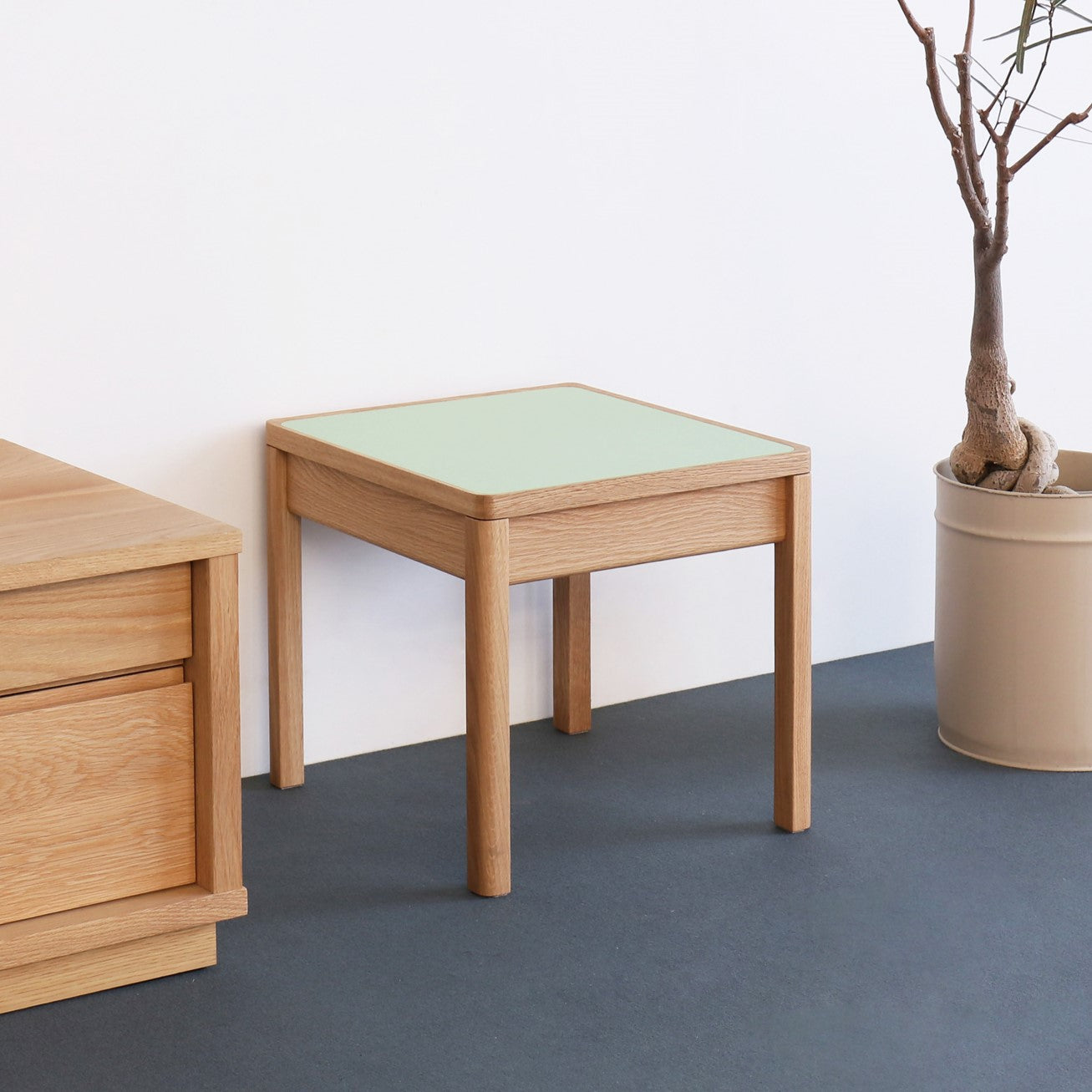 リノリウム×タモ サイドテーブル カフェテーブル ハンドメイド