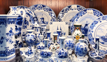 オランダ】唯一の窯元 ロイヤルデルフトのデルフトブルーを見学 | +