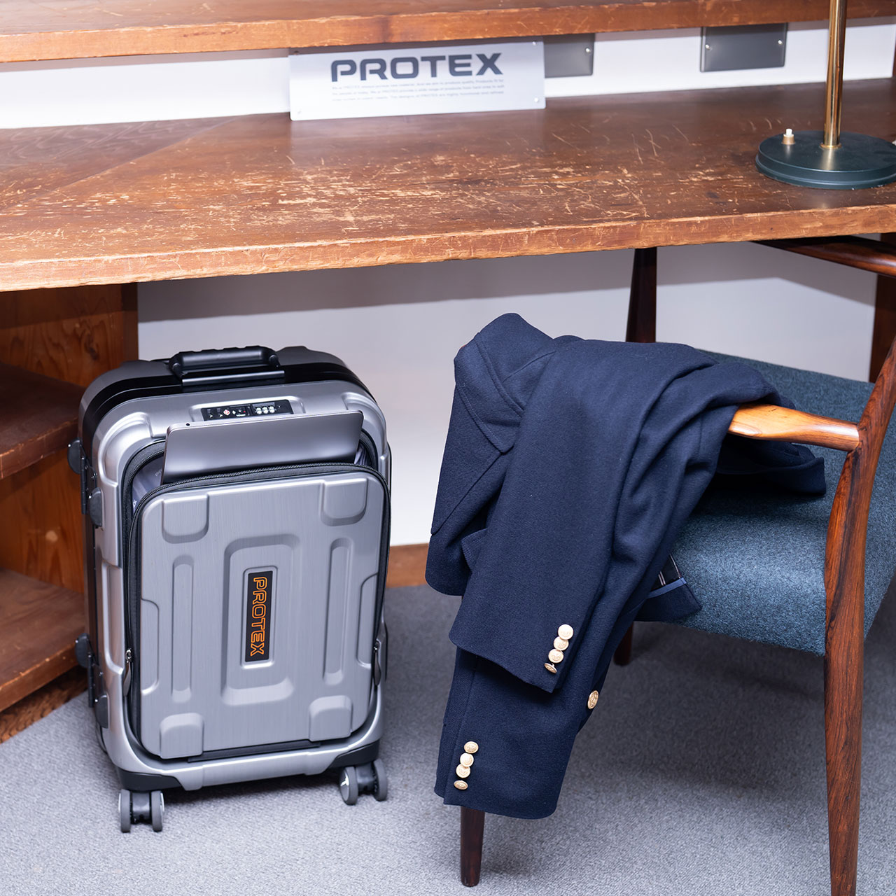 PROTEX FP-32N ブラック スーツケース 新製品のお知らせ フロント