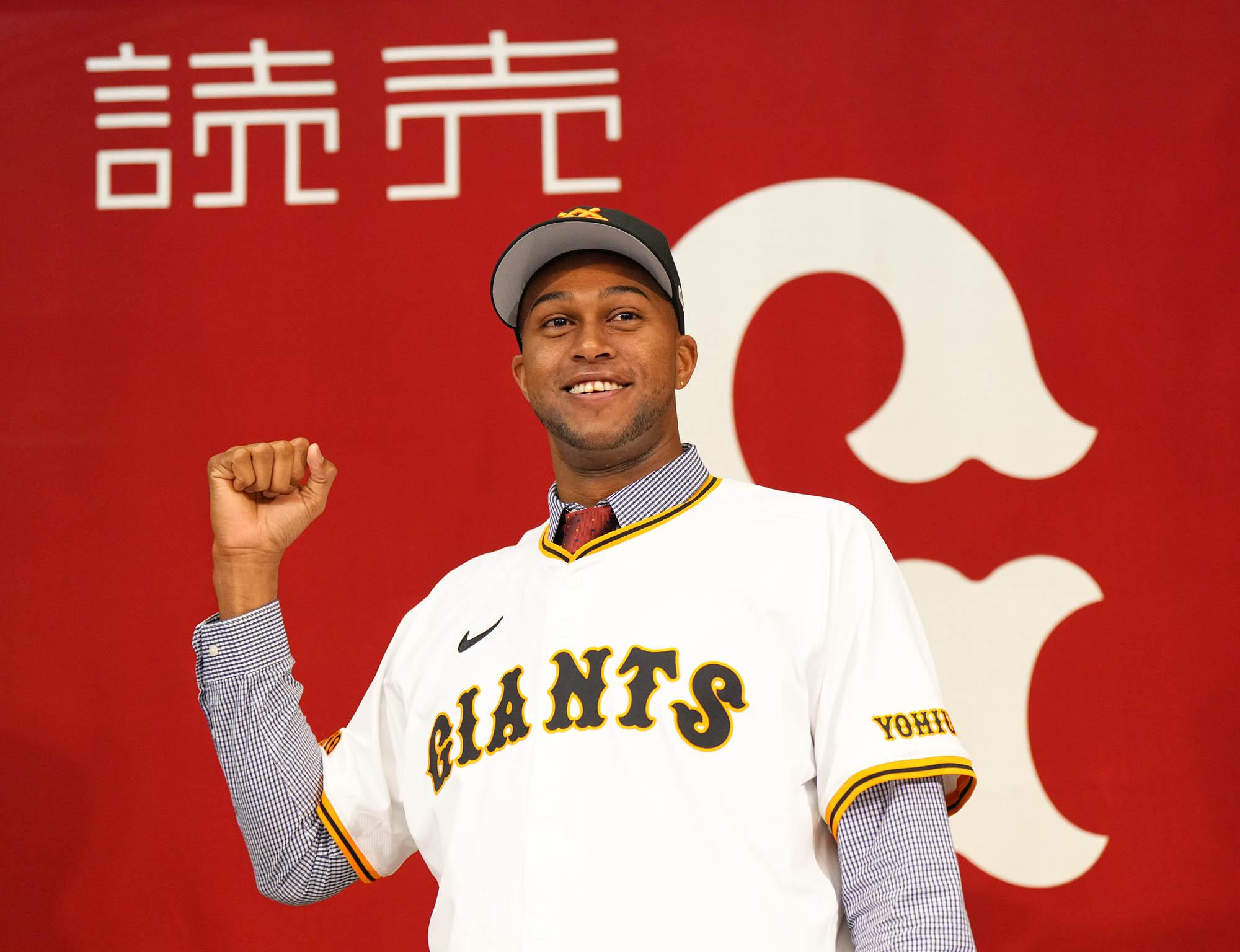 マルティネス投手が会見「優勝の瞬間、経験したい」 | 読売